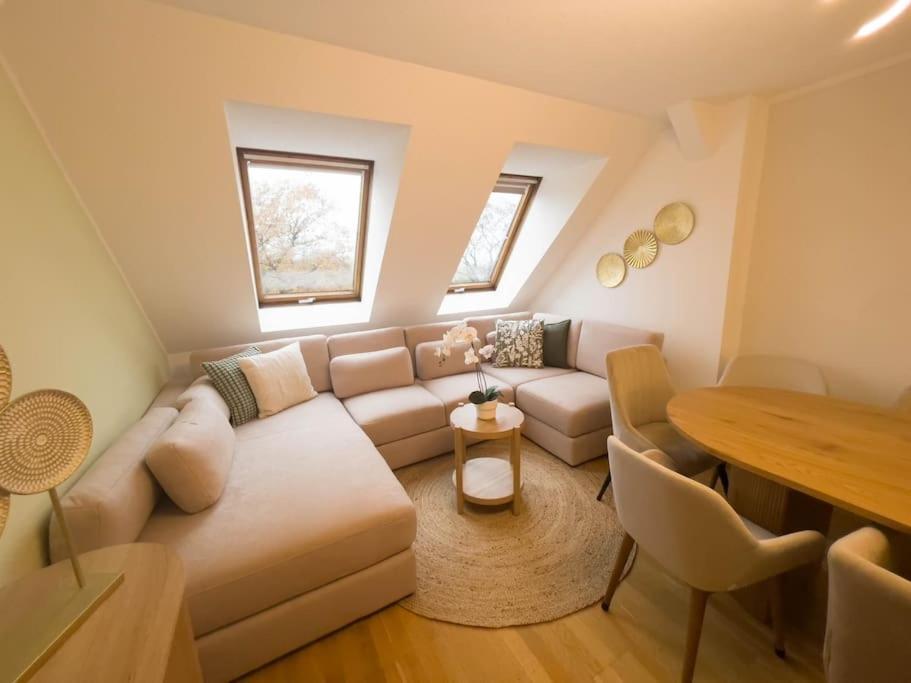 Apartment Casarina - Ueber Den Daechern Leipzigs